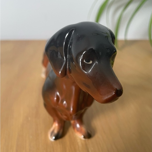 Vintage Dachshund Dog Porcelain Figurine - Picture 9 of 10